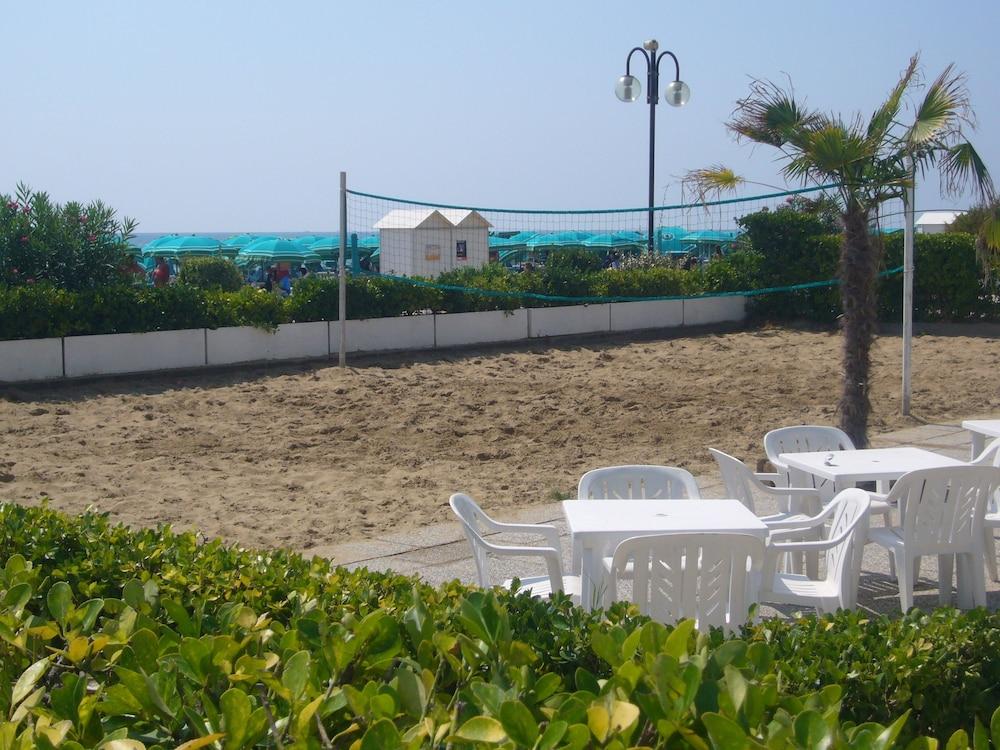Hotel Heron ليدو دي يسولو المظهر الخارجي الصورة