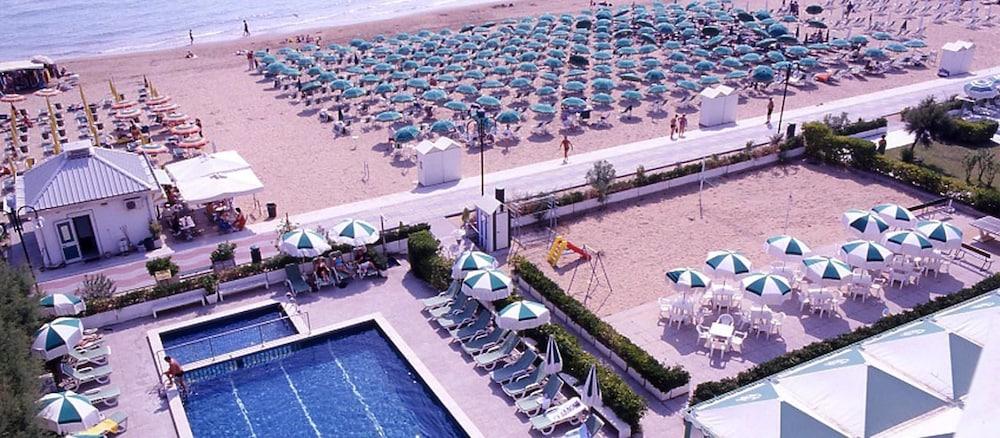 Hotel Heron ليدو دي يسولو المظهر الخارجي الصورة